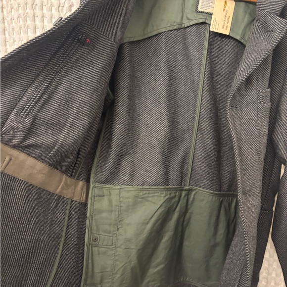 Men's Classic Gray Herringbone Jacket - Picture 4 of 6